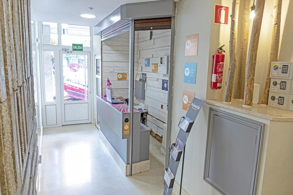 Hostal Alda Palencia Plaza Eksteriør billede